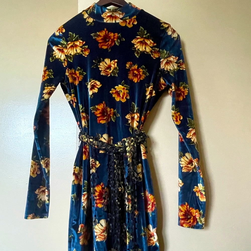 Velvet Mid dress | Size: (S) knee-length | Color Dark blue and Yellow